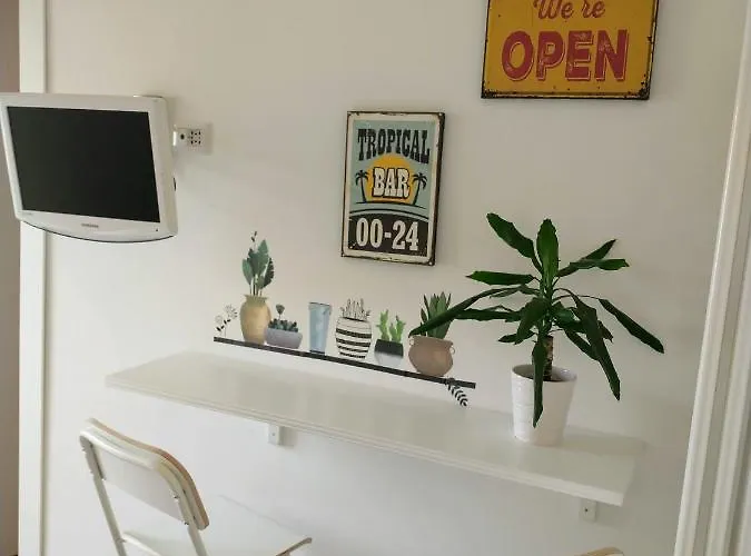 Mi Casa Tu Casa Πανσιόν 3*